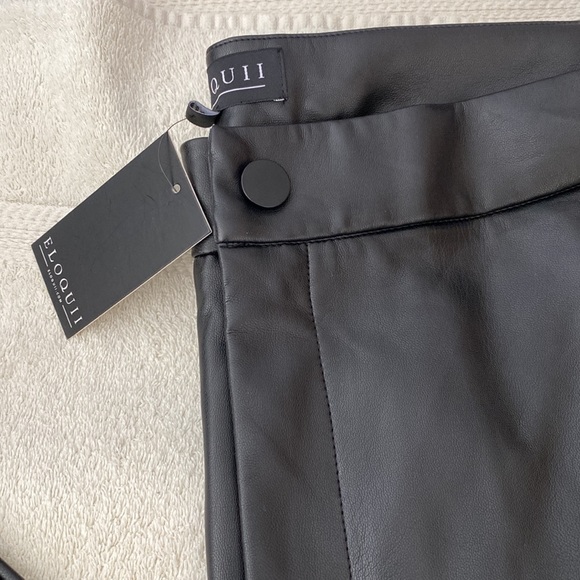 Black faux leather pants - Picture 2 of 2